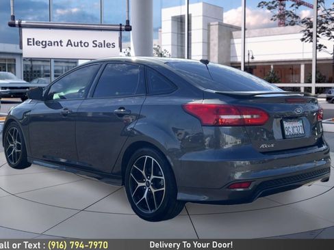 Used 2016 Ford Focus SE w/ SE Sport Package FWD image 7