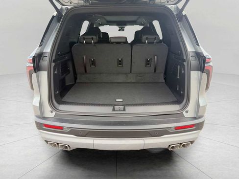 New 2026 Chevrolet Traverse Z71 w/ Driver Confidence Package AWD/4WD image 7