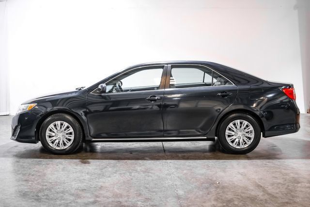 Used 2012 Toyota Camry LE FWD image 13