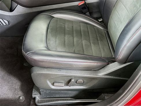 Used 2022 Ford Edge ST-Line w/ Class II Trailer Tow Package image 28