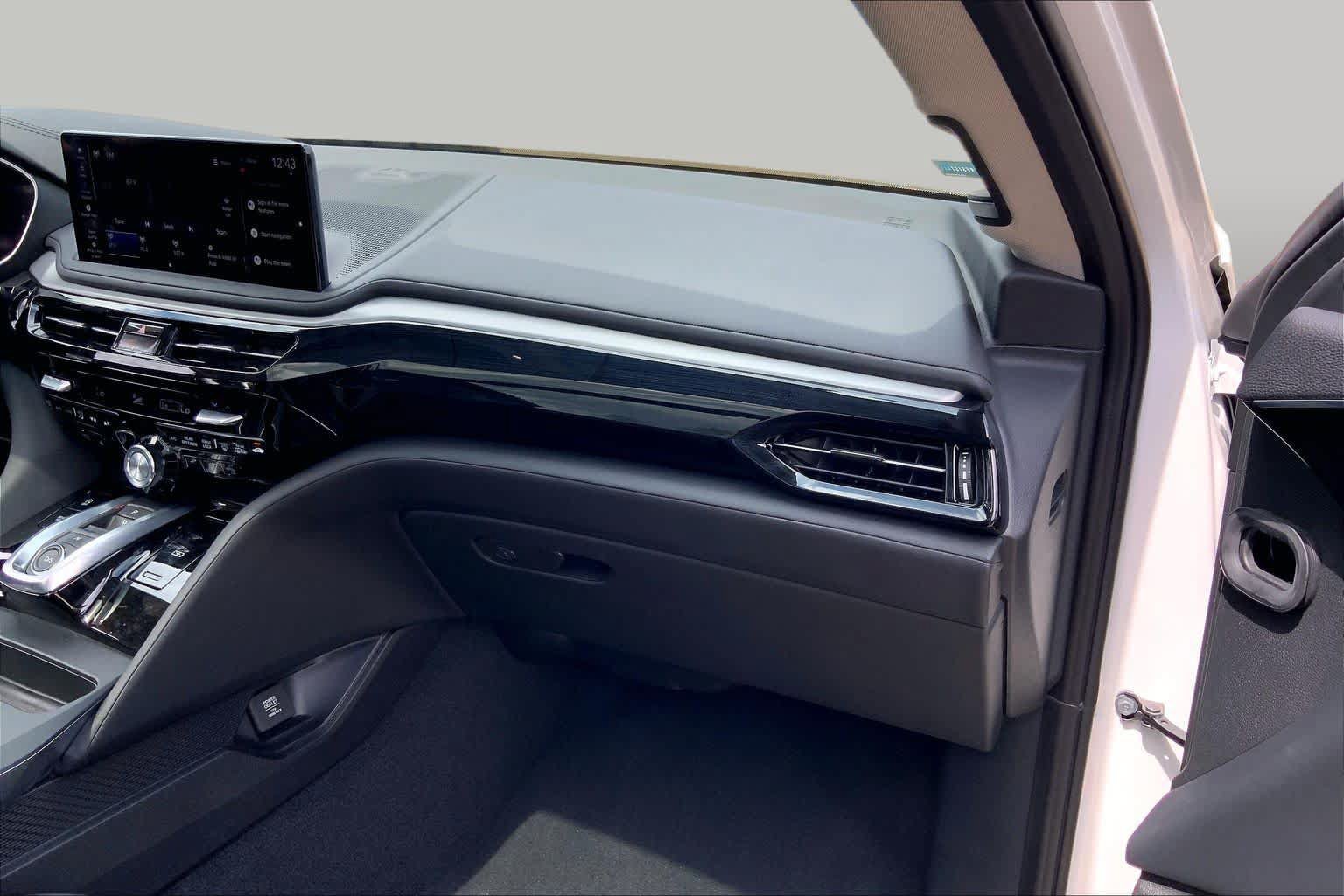Used 2026 Acura MDX w/ Technology Package FWD image 8