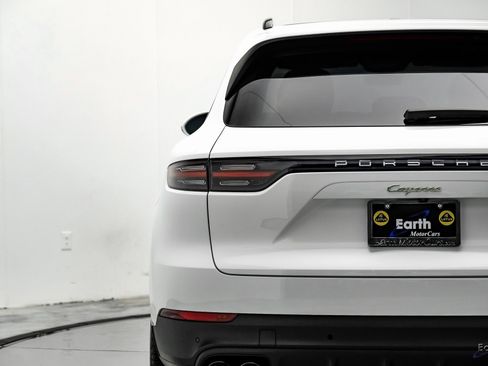 Used 2023 Porsche Cayenne image 12