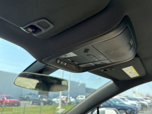 Used 2018 Cadillac XT5 FWD image 14