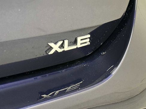 Certified 2022 Toyota Highlander XLE image 29