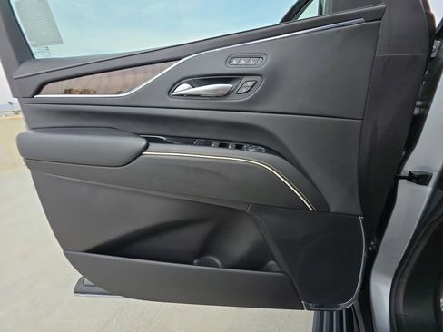 Used 2024 Cadillac Escalade ESV Sport Platinum image 23