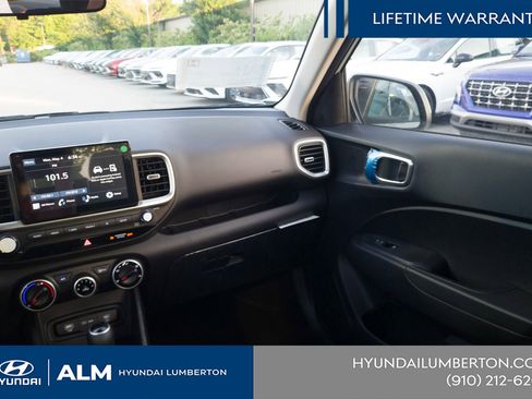 New 2026 Hyundai Venue SE FWD image 18