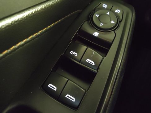 Used 2019 Chevrolet Traverse LT FWD image 27