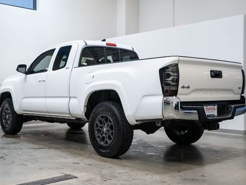Used 2018 Toyota Tacoma SR5 image 4