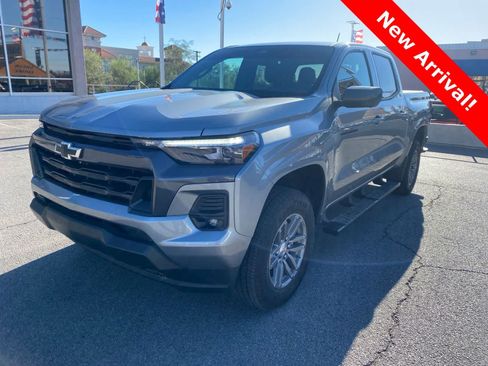 Used 2025 Chevrolet Colorado LT w/ LT Convenience Package AWD/4WD image 1