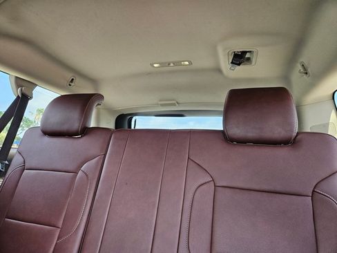 Used 2019 Chevrolet Suburban Premier RWD image 10