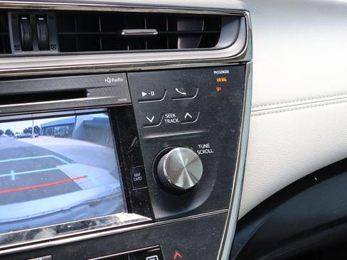 Used 2018 Toyota Avalon XLE Premium w/ All Weather Liner Package FWD image 26