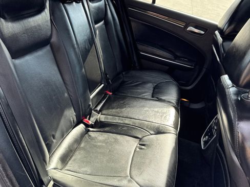 Used 2014 Chrysler 300 C image 15