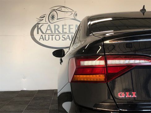 Used 2019 Volkswagen Jetta GLI image 21