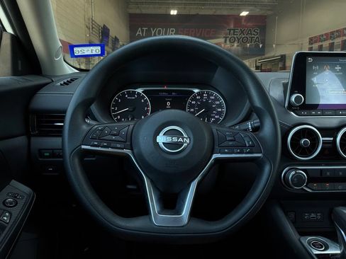 Used 2025 Nissan Sentra SV FWD image 32