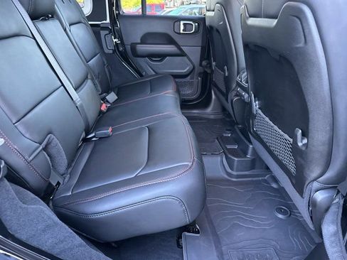 Certified 2025 Jeep Wrangler Unlimited Rubicon image 16