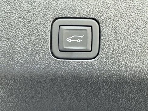 Used 2024 GMC Yukon Denali Ultimate image 16