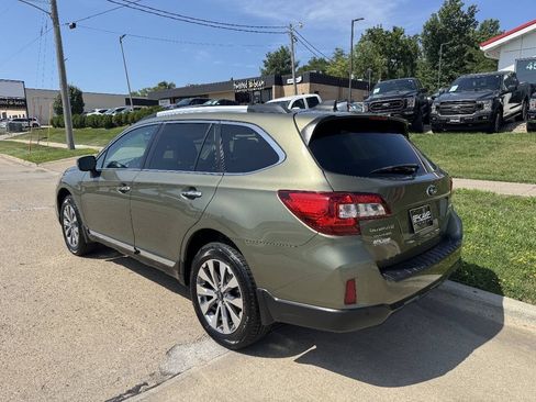 Used 2017 Subaru Outback 3.6R Touring w/ Popular Package #5A AWD/4WD image 3