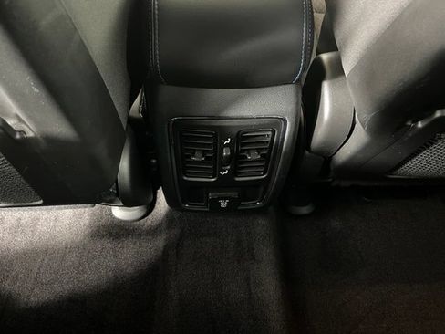 Used 2019 Jeep Grand Cherokee Laredo AWD/4WD image 39