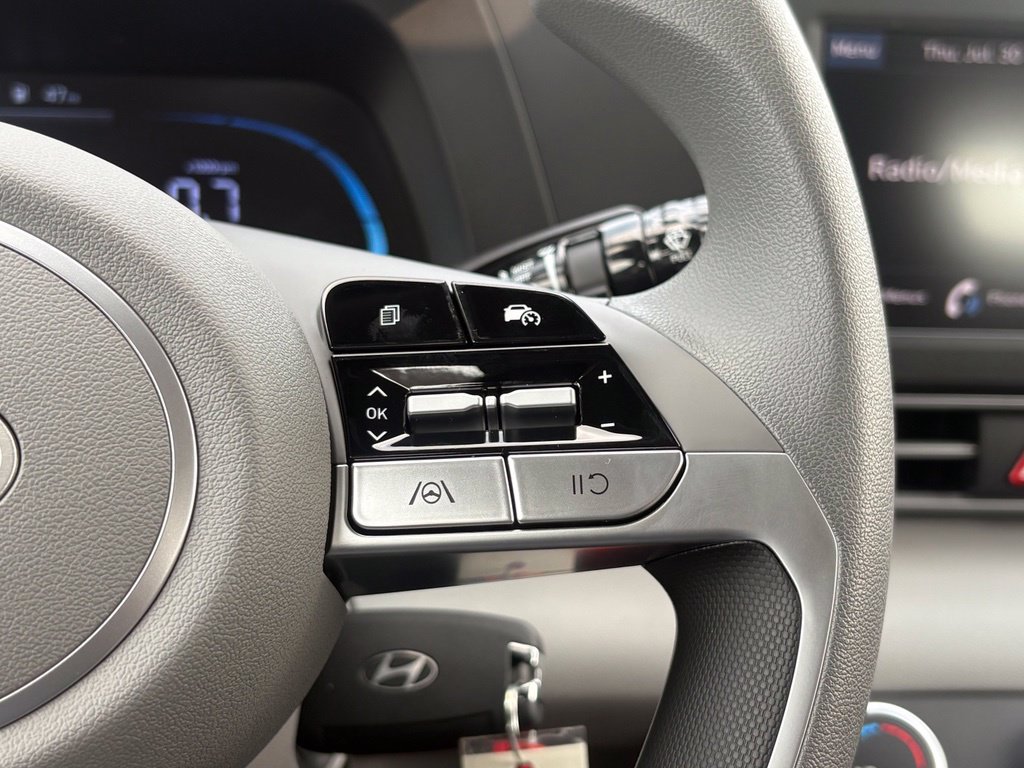 New 2026 Hyundai Elantra SE FWD image 8