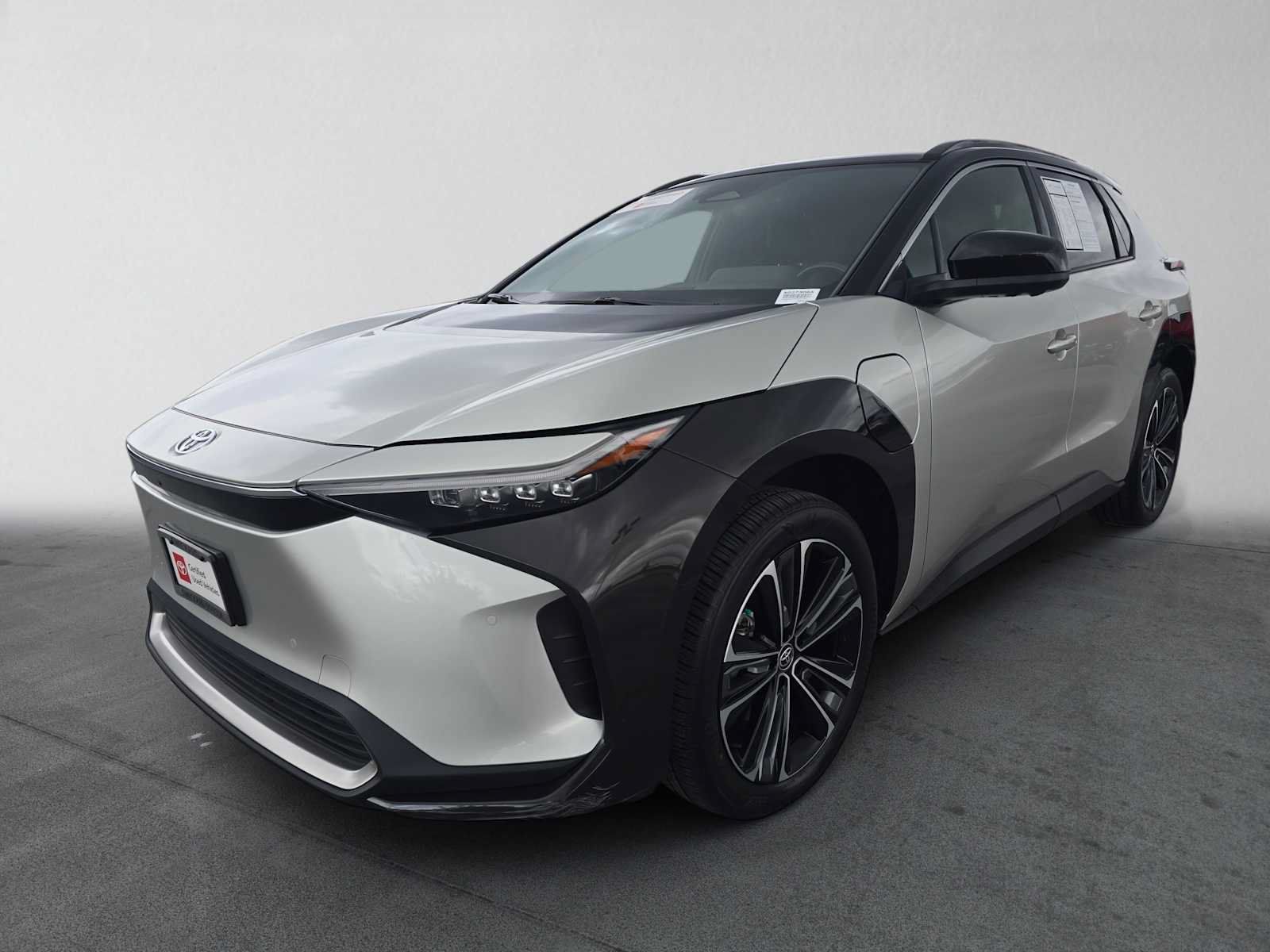 Used 2023 Toyota bZ4X AWD w/ Weather Package image 7