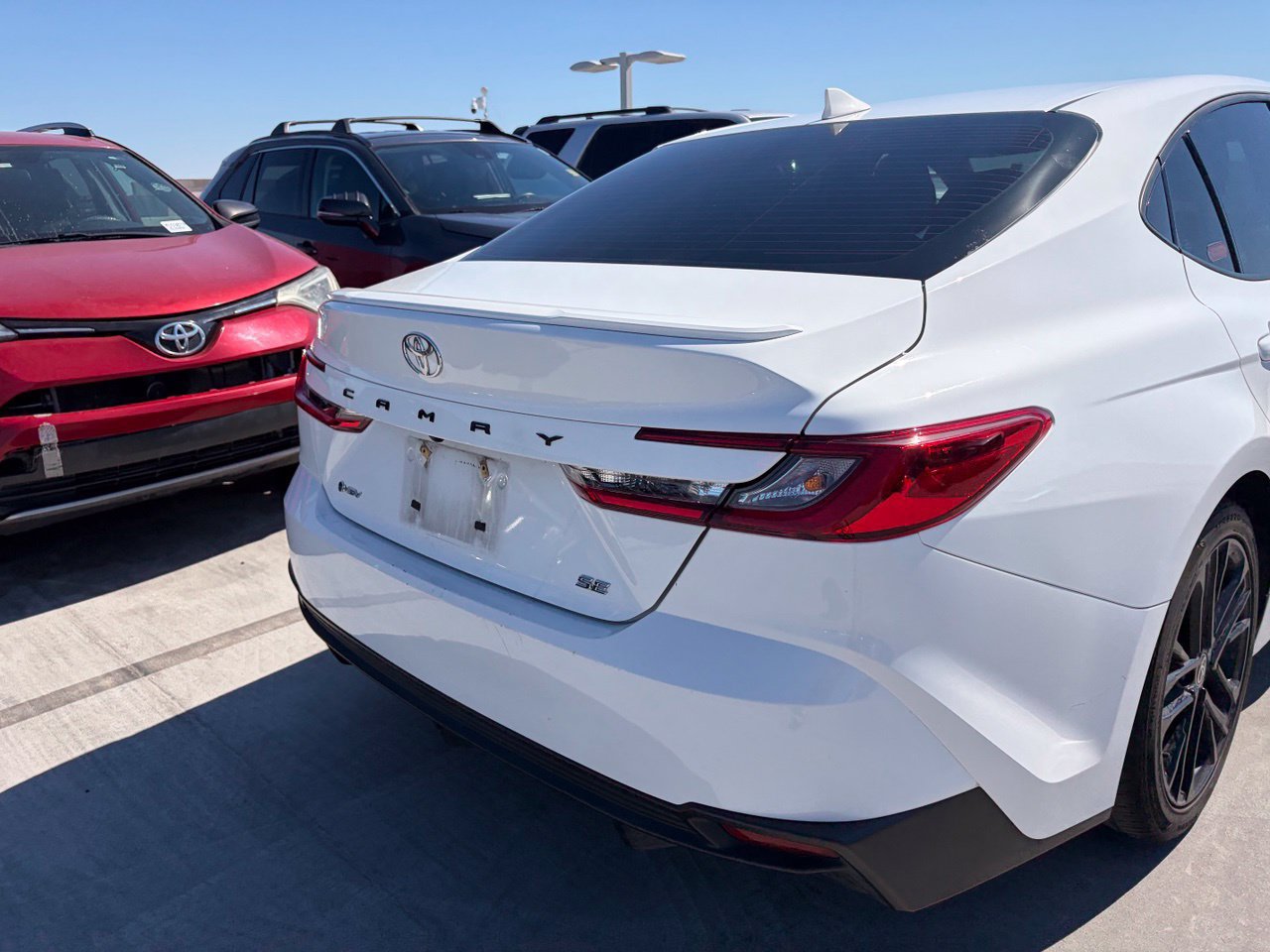 Used 2025 Toyota Camry SE w/ Convenience Package FWD image 4