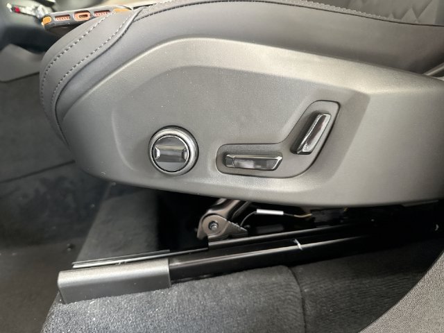 New 2027 Volvo XC90 T8 Plus AWD/4WD image 13