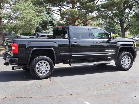 Used 2016 GMC Sierra 2500 Denali w/ Duramax Plus Package AWD/4WD image 4
