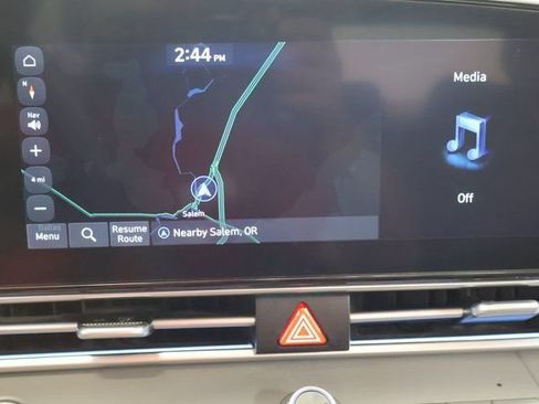 Used 2024 Hyundai Elantra SEL FWD image 22