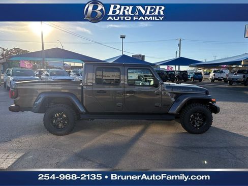 New 2026 Jeep Gladiator Sport image 4