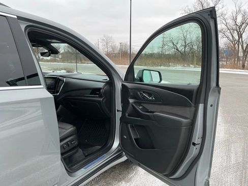 Used 2023 Chevrolet Traverse High Country image 21