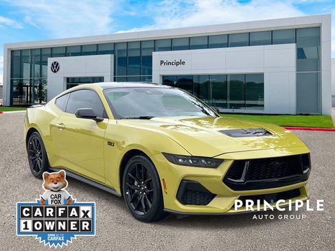 Used 2025 Ford Mustang GT Premium RWD image 3