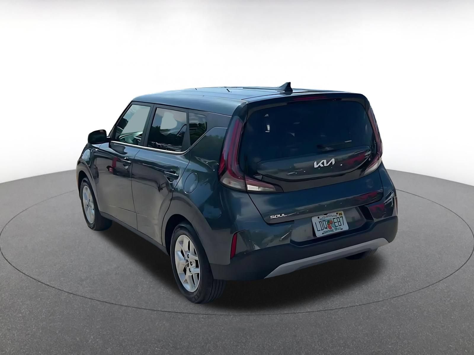 Used 2025 Kia Soul LX w/ LX Technology Package FWD image 10