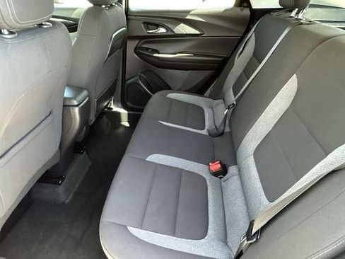 Used 2025 Chevrolet TrailBlazer LS FWD image 16
