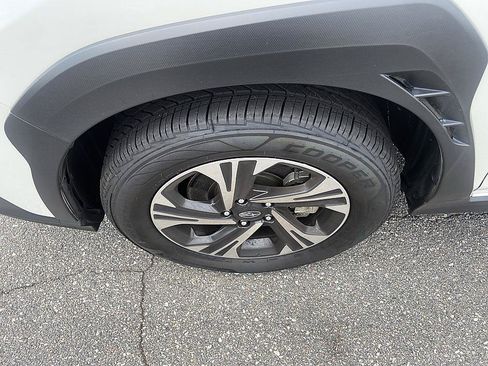 Used 2024 Subaru Crosstrek 2.0i Premium w/ Crosstrek Mirror Package AWD/4WD image 8
