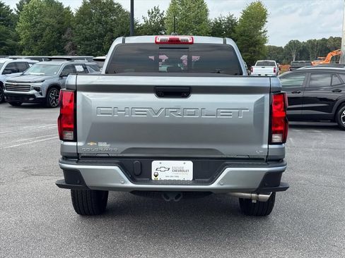Used 2024 Chevrolet Colorado LT w/ LT Convenience Package II RWD image 4