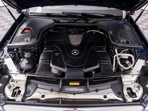 Used 2017 Mercedes-Benz E 400 4MATIC Wagon image 31