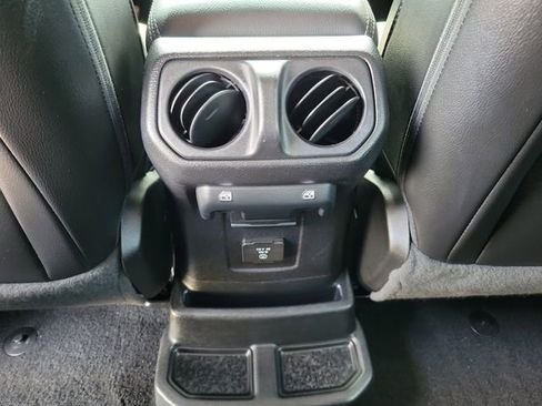 Used 2021 Jeep Wrangler Unlimited Sahara AWD/4WD image 12