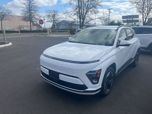 Certified 2024 Hyundai Kona SEL image 2
