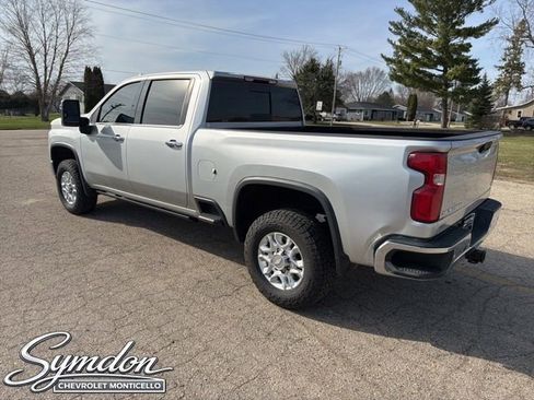 Used 2020 Chevrolet Silverado 2500 LTZ w/ LTZ Convenience Package image 6