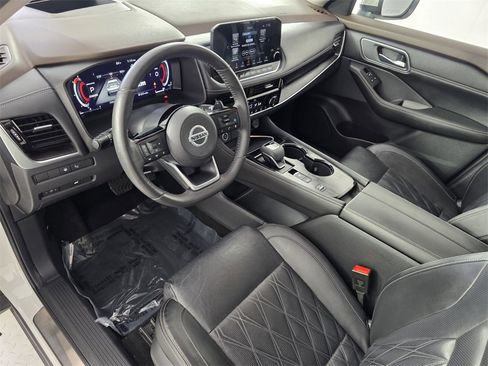 Used 2021 Nissan Rogue Platinum image 10