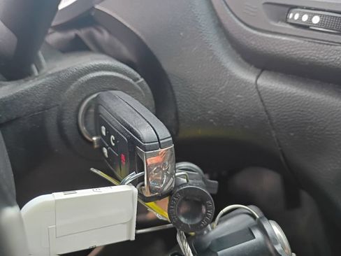 Used 2017 Chevrolet Equinox LT w/ Convenience Package FWD image 29