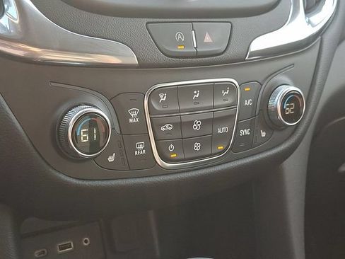 Used 2022 Chevrolet Equinox LT FWD image 15