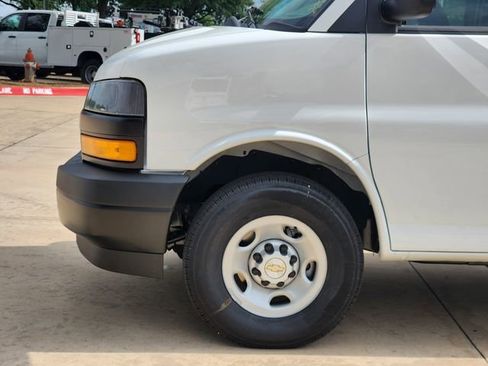 New 2026 Chevrolet Express 3500 LS RWD image 14