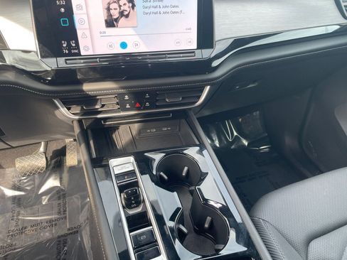 Used 2025 Volkswagen Atlas Cross Sport SE image 37