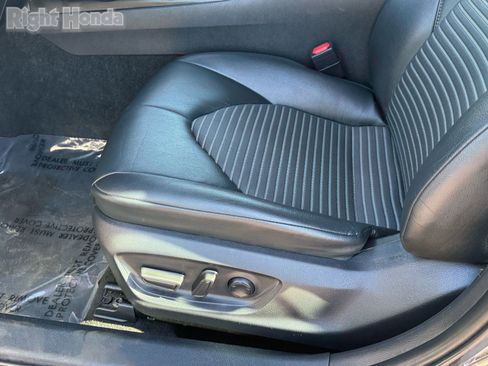 Used 2023 Toyota Camry SE image 13