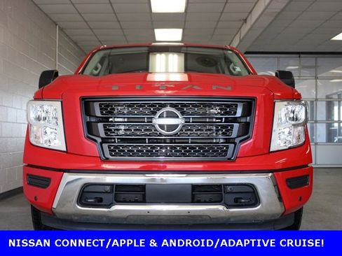 Used 2024 Nissan Titan SV w/ SV Convenience Package image 2