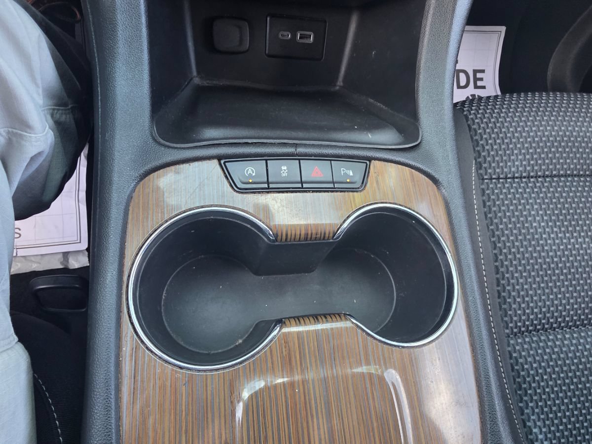 Used 2020 GMC Acadia SLE FWD image 40