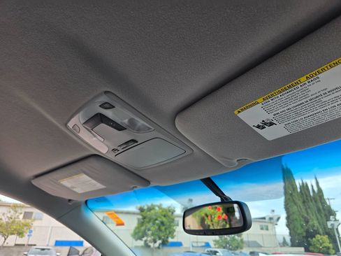 Used 2012 Toyota Sienna LE w/ Preferred Pkg FWD image 17
