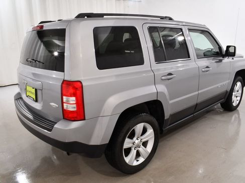 Used 2015 Jeep Patriot Latitude AWD/4WD image 11