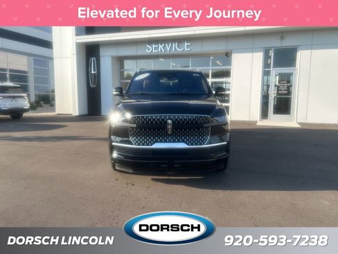 New 2025 Lincoln Navigator Reserve image 2
